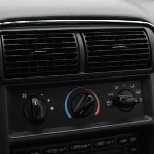 g6af762d4ca16bddce43461530e2bf031511d7370fad8598321c714d0ed7b263983728998962d7d25c8a6c0f3fee68af1881dda69e489943ed45f560e70b43636 1280 6969504 car, interior, dashboard, air conditioning, controls, buttons, vehicle, car wallpapers, automobile, automotive, closeup